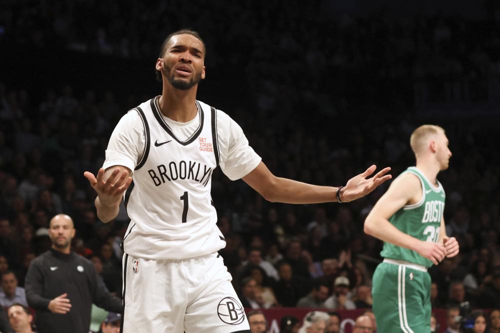 暴露出防守 暴露出防守