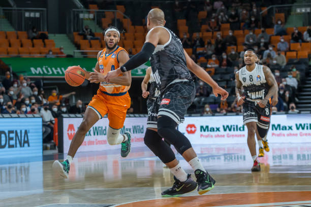 强敌之间的 强敌之间的